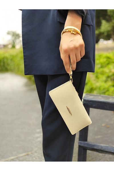 UCCELLO Hand Straped Zipper Detail Women's Wallet Hand Bag