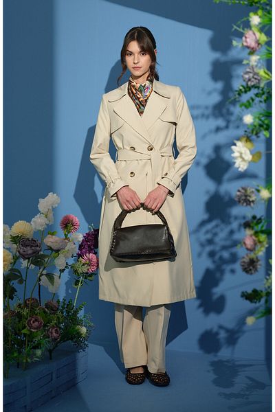 Fatma Atasoy Trench Coat with Windshield Stone