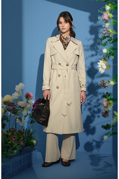 Fatma Atasoy Trench Coat with Windshield Stone