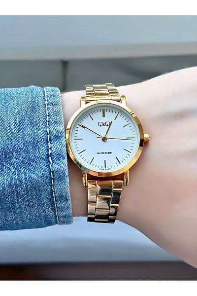 Q&Q Classic Wristwatch with Gold Metal Cord and Striped Brown Dial