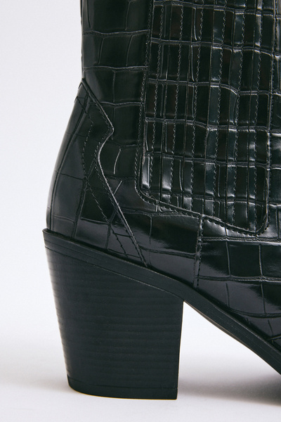 LUTVELIZADE Bot 2503 - Küt Burun Bileği Lastikli Siyah Croc Kadın Bot