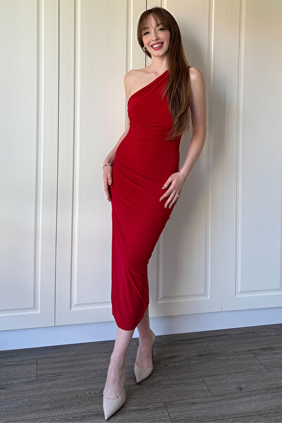 Dilay Gökoğlu Butik Draped One Shoulder Slit Red Dress