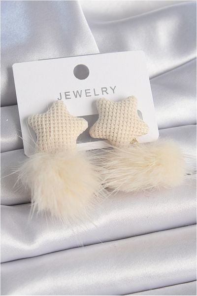 Clariss Cream Color Feather Pompom Model Women's Earrings - Tj-Bkp9554