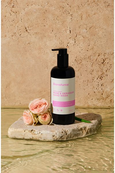 BIONATURCA Organic Certified Rose & Geranium Extract Liquid Soap 400 ml