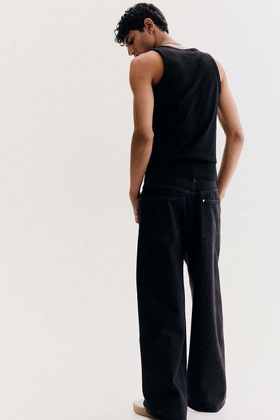 H&M قميص صدرية مضلعة بقصّة Slim Fit