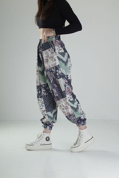COCOPELLI Pantaloni din țesătură cu model de flori