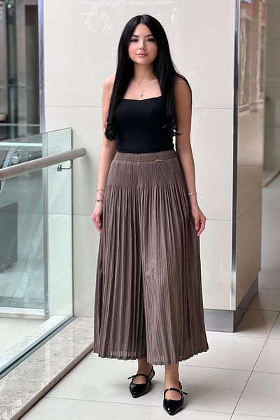 Ghisa Pleated Loose Trousers with Elastic Waist