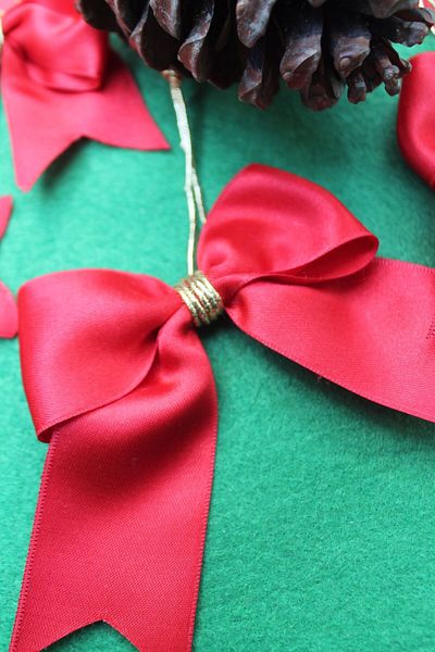 Emtory 5 Pieces Gold Detailed Red Satin Ribbon Christmas Tree Ornament