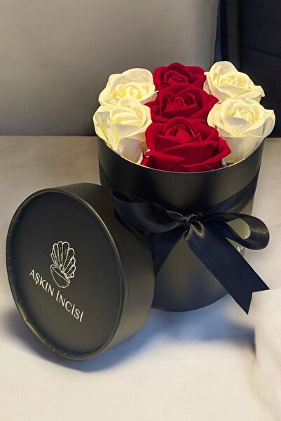 CAPSULE Sevgiliye Özel Hediye Gül Kutu Kırmızı Beyaz Hediyelik Çiçek Doğum Günü Sepeti Kız Arkadaşa Sevgili
