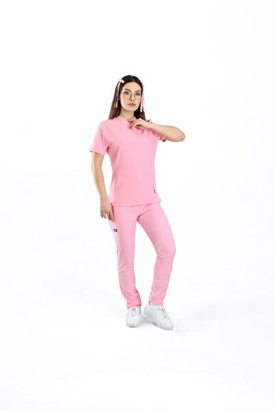 By Terzi Medikal Kadın KYBELE Pembe (Takım) Likralı Scrubs (Hakim Yaka) Doktor ve Hemşire Forması