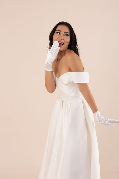 berissima bride Julia Satin Sweetheart Neck Midi Wedding Dress