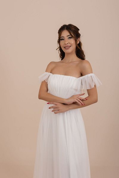 berissima bride Λουκίλια |   Λευκό φόρεμα με ντραπέ από τούλι |