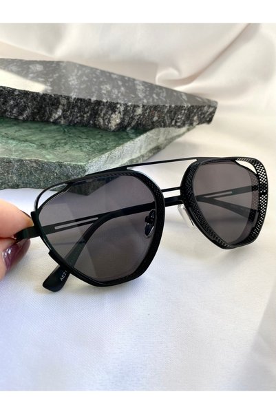 Mazzy Geometric Black Sunglasses - Unisex Design