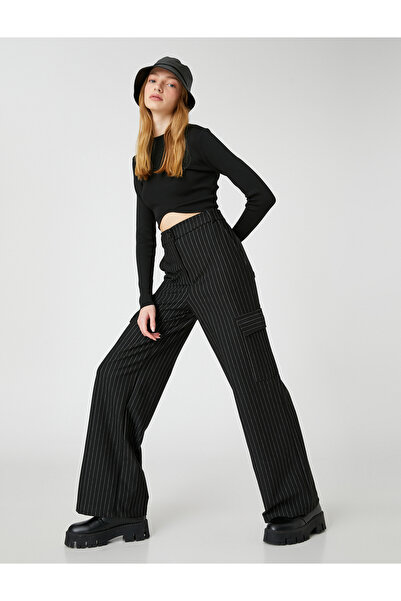 Koton Pantaloni cargo Buzunar din material cu picior drept