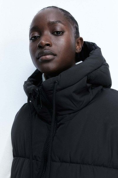 H&M MAMA Hooded puffer gilet