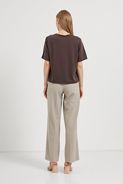 Arma Life Γυναικείο κοντομάνικο μπλουζάκι με λαιμόκοψη Modal σε καφέ χρώμα