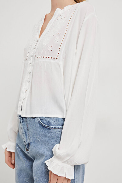 Arma Life Γυναικεία μακρυμάνικη λευκή μπλούζα με μοτίβο με κουμπιά
