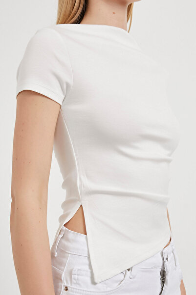 Arma Life Women's Asymmetrical Shirred Short Sleeve White Crop Blouse