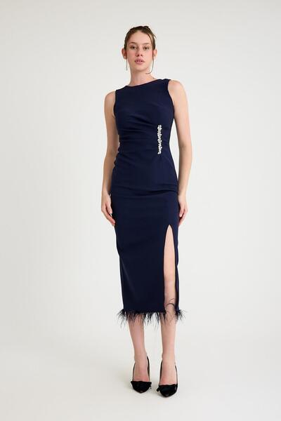 SpringStore Rochie de seară din crepon albastru bleumarin cu detalii de piatră