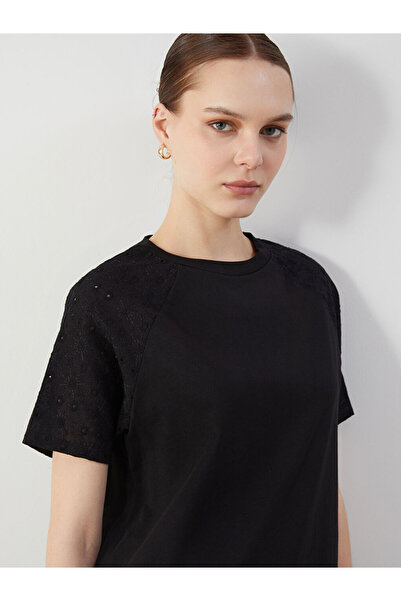 LC Waikiki Νέα σεζόν γυναικείο μπλουζάκι με λαιμόκοψη Nakisli - S5KP21Z8