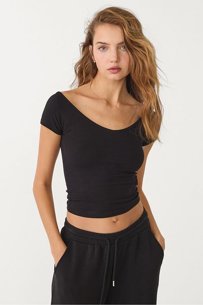 Stradivarius Ribbed V-neck T-shirt