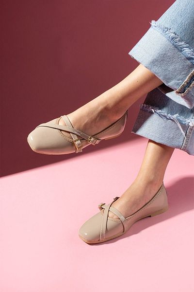FUGA MODA Berky Mink Patent Leather Ballerinas with Cross Piping and Buckle Detail