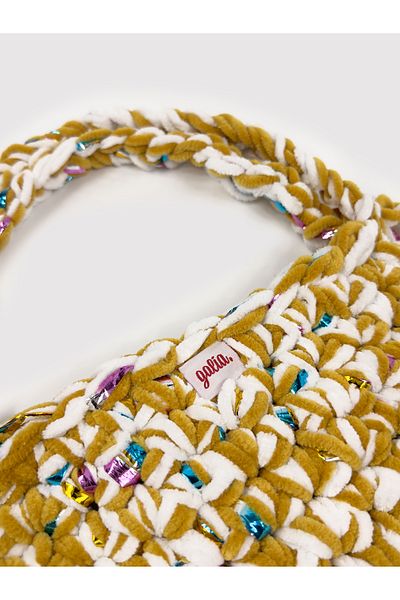 Galia Tasarım Golden Confetti – Πλεκτή στο χέρι τσάντα ώμου με βελούδινο κορδόνι (μουσταρδί & κρεμ αποχρώσεις)
