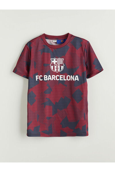 LC Waikiki تي شيرت للأولاد برقبة دائرية مطبوع عليه برشلونة باللون الأحمر الداكن