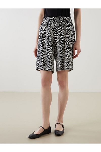 LC Waikiki New Season Patterned Women's Shorts with Elastic Waist - S5G694Z8