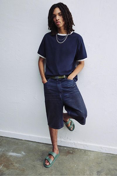 Pull & Bear T-shirt with contrast ribbed trims