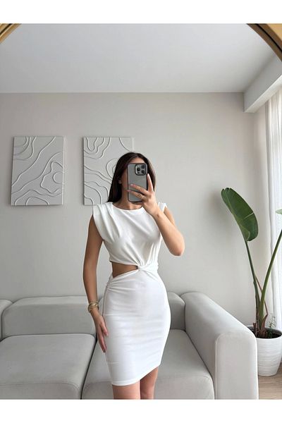 Zoom Butik Padded waist low-cut dress - white