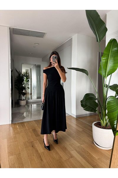 FMN Moda Wide Flared Skirt Fitted to Waistline Pin-Ter Brand Equivalent Midi Length Long Design Boat Neck Bell Chic Dress