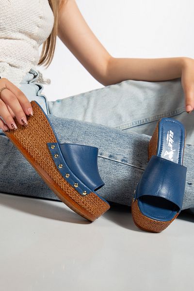 Elile Shoes Papuci din piele naturală cu toc pană