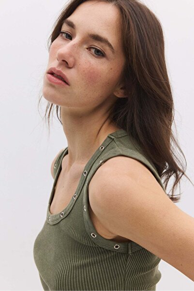 No Matter What Unterhemd mit verblassten Ösendetails