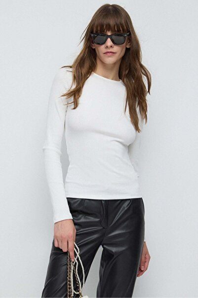 No Matter What Gerippte, langärmelige, rückenfreie Bluse mit Schnallendetail