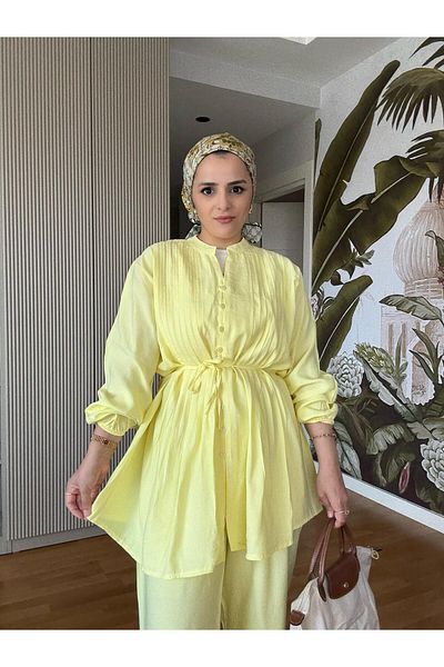 Aselim Hijap Moda بدلة قطنية بحزام وأزرار علوية – طقم صيفي مزدوج باللون الأصفر