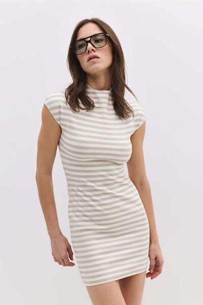 No Matter What Minikleid mit halbem Rollkragen