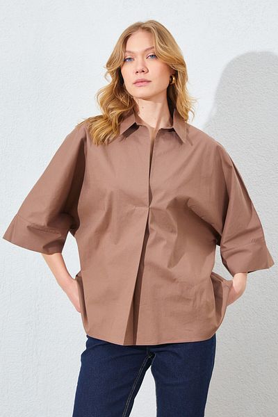 Manche Low Sleeve Front Placket Loose Cut Shirt - Brown |   Mk161449-01