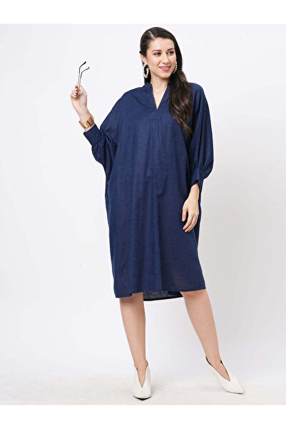 HashtagBe فستان لوسيا يتميز بقصّة واسعة ومريحة بأكمام قفطان بطول الركبة باللو...