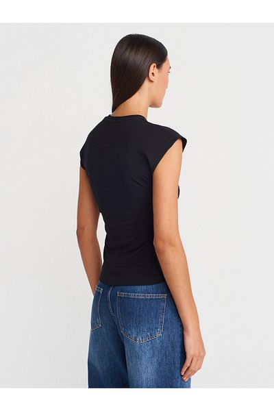 Dilvin 31875 Stitch Detailed T-Shirt-Black
