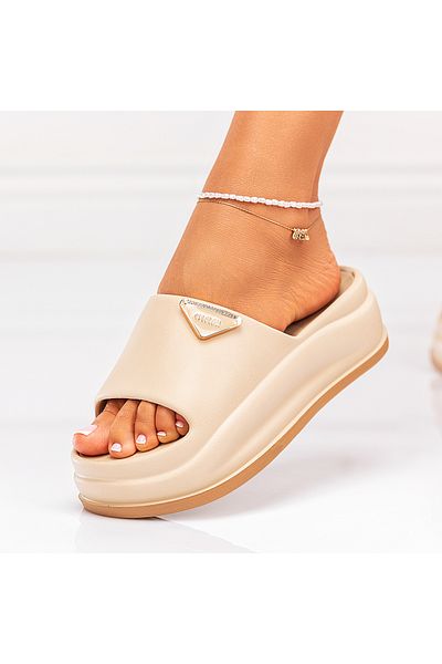 Lush Fashion Women's Foam Slippers