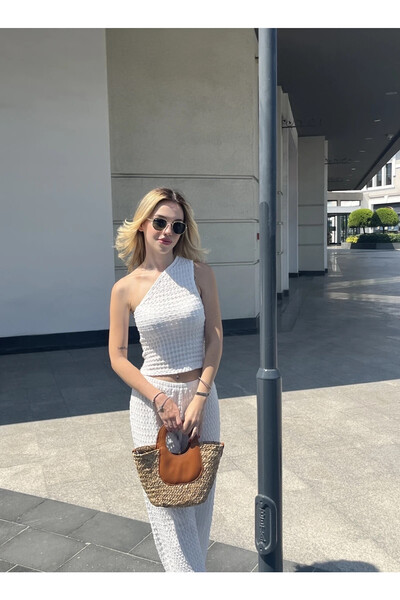 hazelin Women's White Elastic Waist Seersucker Fabric Trousers Hzl24S-Zk13261