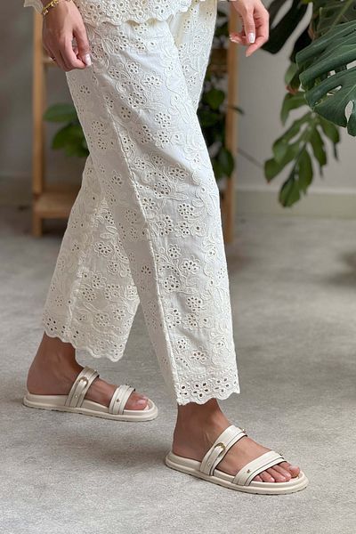 NİŞANTAŞI SHOES Zizi Beige Matte Buckle Detailed Double Tape Flat Sole Women's Slippers