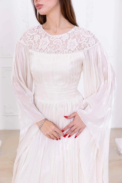 lodmela Dantel ve Pelerin Detaylı İşlemeli Abiye Elbise 2762-Bej