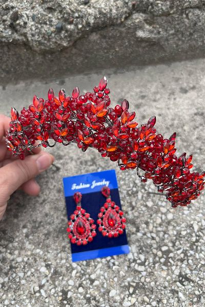 Hobigram Aldonsa Red Bridal Henna Crown Special Occasion Accessory Women's Crown and Drop Shuttle Earrings Set