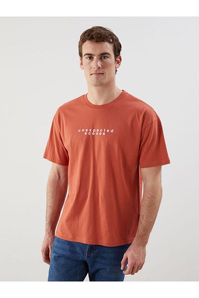 LC Waikiki New Season Crew Neck εμπριμέ χτενισμένο βαμβακερό ανδρικό Tisort - S5JY07Z8