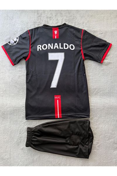 formenza TRIUC RONALDO 7 CU PANTALONI SCURTI M.A.N.U.2008