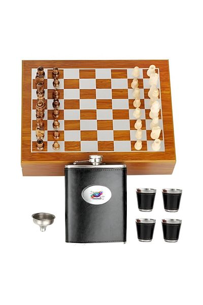 Dekorasyon Idea Set cadou ANGMAD: joc de șah, ploscă 250ml, 4 pahare, pâlnie, inox și piele ecologică neagră