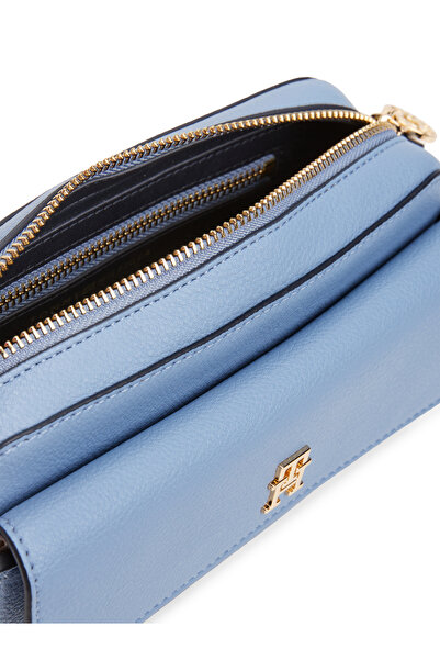 Tommy Hilfiger حقيبة كاميرا تومي هيلفيغر نسائية زرقاء مميزة