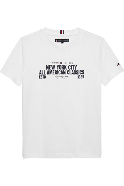Tommy Hilfiger تي شيرت تومي هيلفيغر للأولاد بأكمام قصيرة وطبعة مدينة نيويورك باللون الأبيض